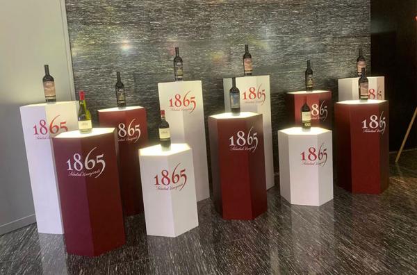 1865紅酒展臺制作